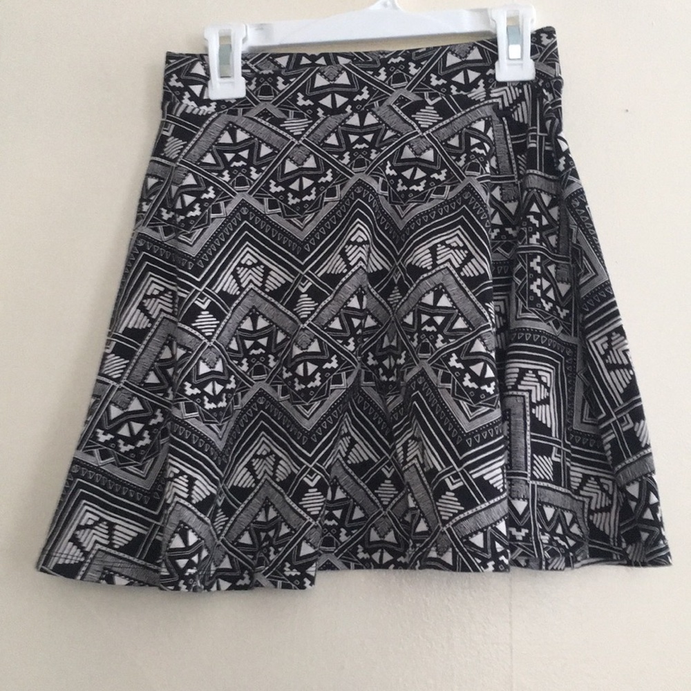 Geometric print skater skirt